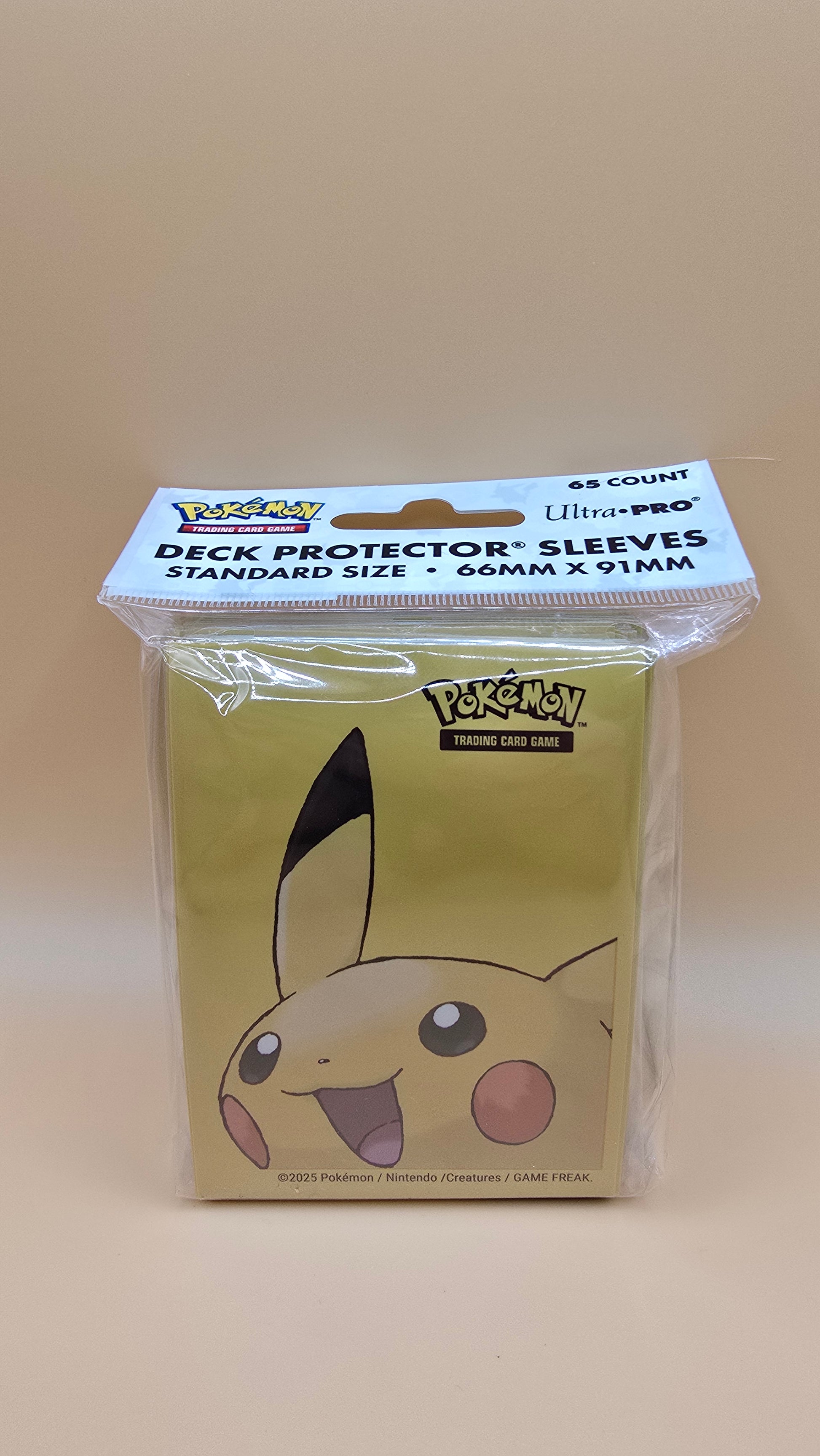 Ultra Pro Pikachu 2025 Hüllen